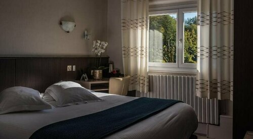 Hôtel CARRER Le Rhien, Book Hotel Hoteller i Burgund med parkering, Parkering