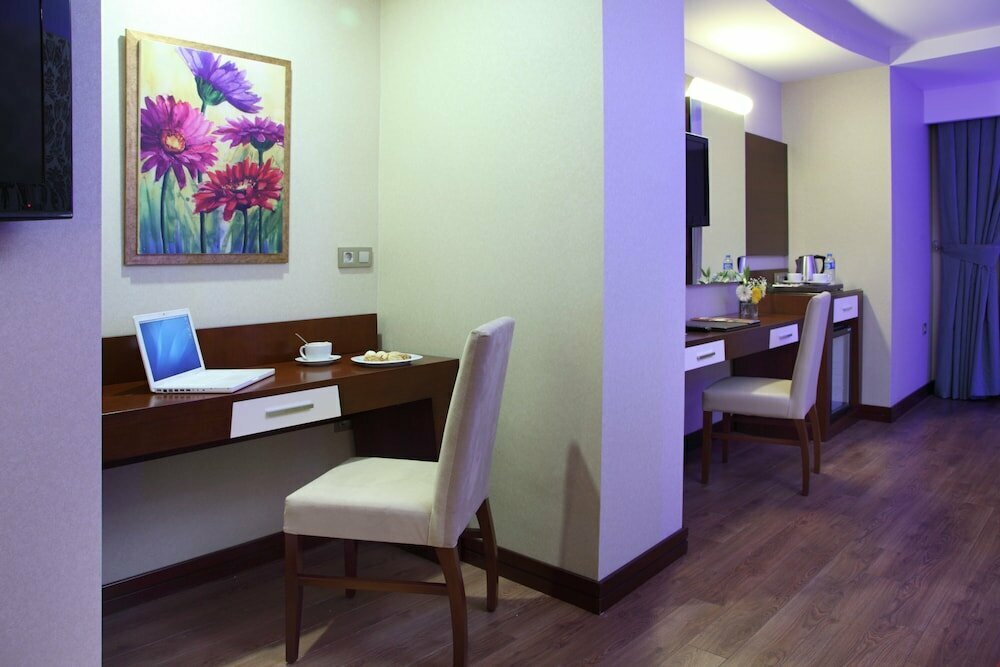 Hotel Senbayrak City