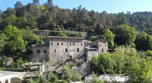 Logis Hôtel Le Domaine de la Régalière, Rezerwuj Hotel Hotele w Cévennes z basenem, Basen