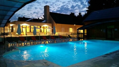 Resort Amboise Les Chateaux de la Loire, Accommodation for 8 Pers, Забронировать Курортный отель Отели Амбуаз с парковкой, Парковка