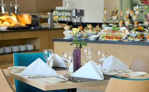 Hilton Garden Inn Tabuk, Buchen Sie Hotel Hotels in Provinz Tabuk mit Pool, Schwimmbad