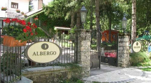 LH Albergo il Paradiso, Забронировать Отель Отели в центре Пескассероли, в центре