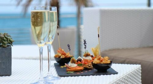 Villa Azur, Забронировать Отель Вильнёв-Лубе Приморские Альпы