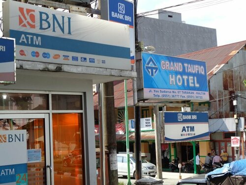 Grand Taufiq Hotel by RedDoorz