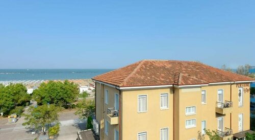 Hotel Flora, Забронировать Отель Отели Чезенатико с парковкой, Парковка