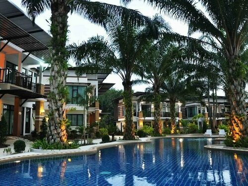Nattha Waree Hot Spring Resort and Spa, Забронировать Курортный отель Отели Южного Таиланда с парковкой, Парковка