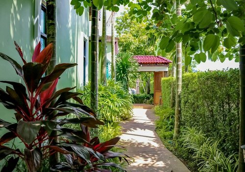 Jinda Resort, Забронировать Курортный отель Най-Янг-Бич остров Пхукет