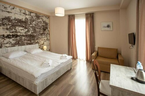 Hotel Donata, Забронировать Отель Отели Казбегский муниципалитета с парковкой, Парковка