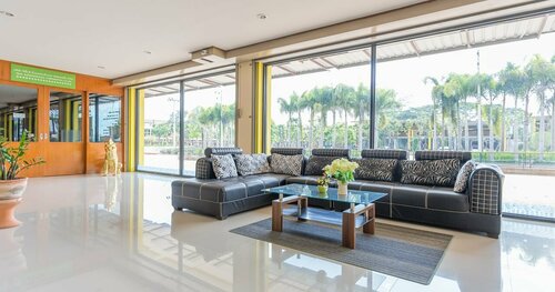 Phet Ngam Hotel, Забронировать Отель Отели Северного Таиланда с парковкой, Парковка