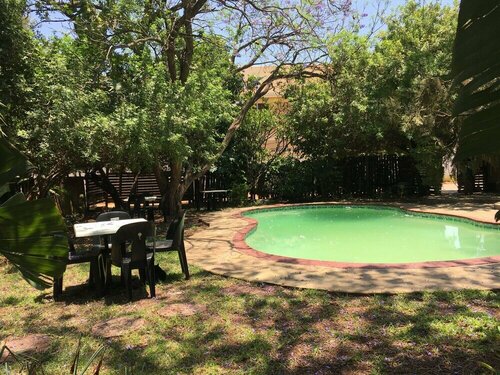 Havilla Guest House, Rezerwuj Pensjonat Gaborone Botswana, w pobliżu River Walk