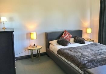 Hill's Creek Holiday Home, Забронировать Дом для отпуска Коттеджи Порт-Кэмпбелл, Коттедж