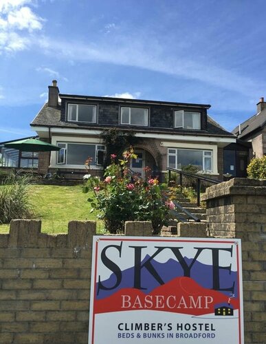 Skye Basecamp Hostel, Broadford Bay, Isle of Skye, Забронировать Хостел Бродфорд 