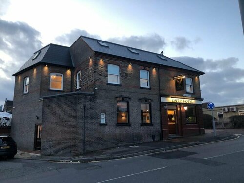 Eagle Hotel Luton Airport, Забронировать Отель Лутон Бедфордшир