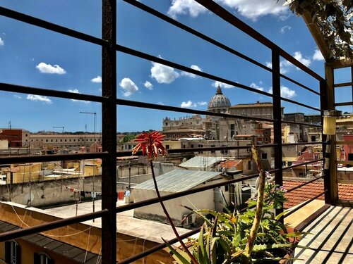 Art Atelier Vaticano Guest House, Book Hotel Hotels in Rome with Parking, near Piazza Risorgimento, Parking