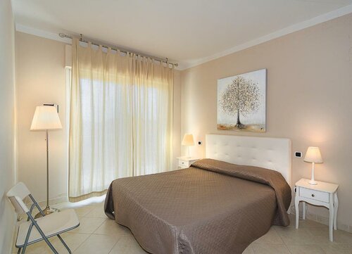Michelangelo rta, Rezervați Hotel Montignoso Toscana