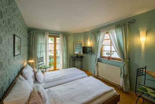 Landhotel Kallstadt, Book Hotel Kallstadt Wine Route