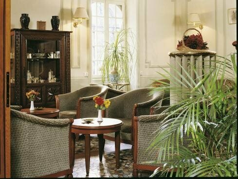 Hostellerie Des Trois Pigeons, Book Hotel Hoteller i Burgund med parkering, Parkering