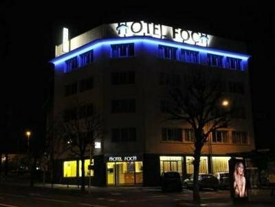 Hotel Foch, Besancon, Забронировать Отель Безансон Ду, рядом с Культурный центр Cité des Arts