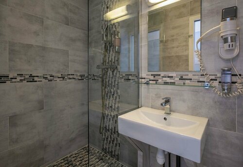 Hotel Luxor, Забронировать Отель Исси-ле-Мулино Аньер-сюр-Сен