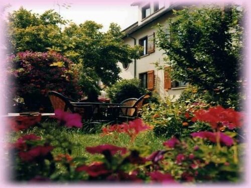 Hôtel du Centre, Book Hotel Hoteller i Rhône-Alps med parkering, Parkering