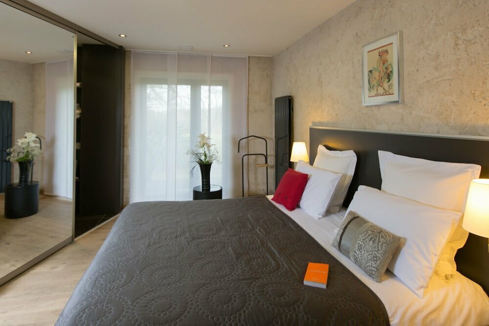 Le Petit Coq Aux Champs Chateaux Et Hote