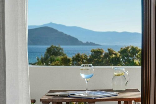 Naxos Resort, Забронировать Курортный отель Отели острова Наксоса с питанием, рядом с Пляж Айос Георгиос, Пансион