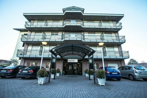 Hotel Davide, Boek Hotel Piemonte Hotels met Parkeerplaats, Parkeren