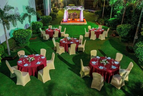 Courtyard By Marriott Ahmedabad, Book Hotel Hoteller i Gujarat med pool, Swimmingpool