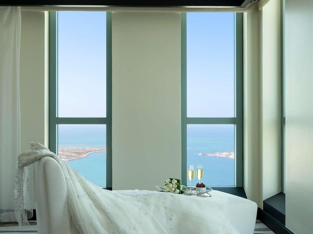 Corniche Street - New Suave Room