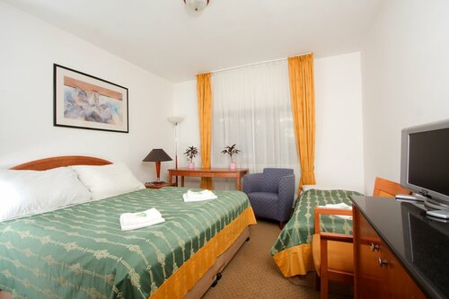 Hotel Chotol, Book Hotel Hoteller i Central Bohemia med parkering, Parkering