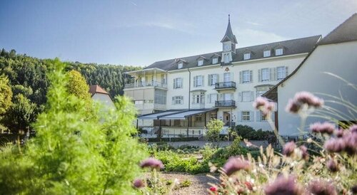 Hotel Bad Schauenburg, Book Hotel Hoteller i Aargau - Basel region med parkering, Parkering
