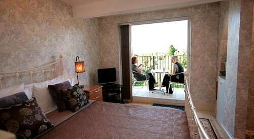 Acorn Guest House in Hull, Забронировать Гостевой дом Кингстон-апон-Халл Восточный райдинг Йоркшира