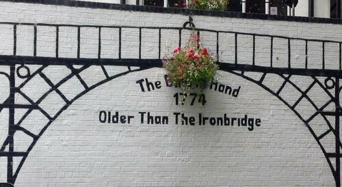 The Bird In Hand Inn, Book Hotel Hoteller i Telford med parkering, Parkering