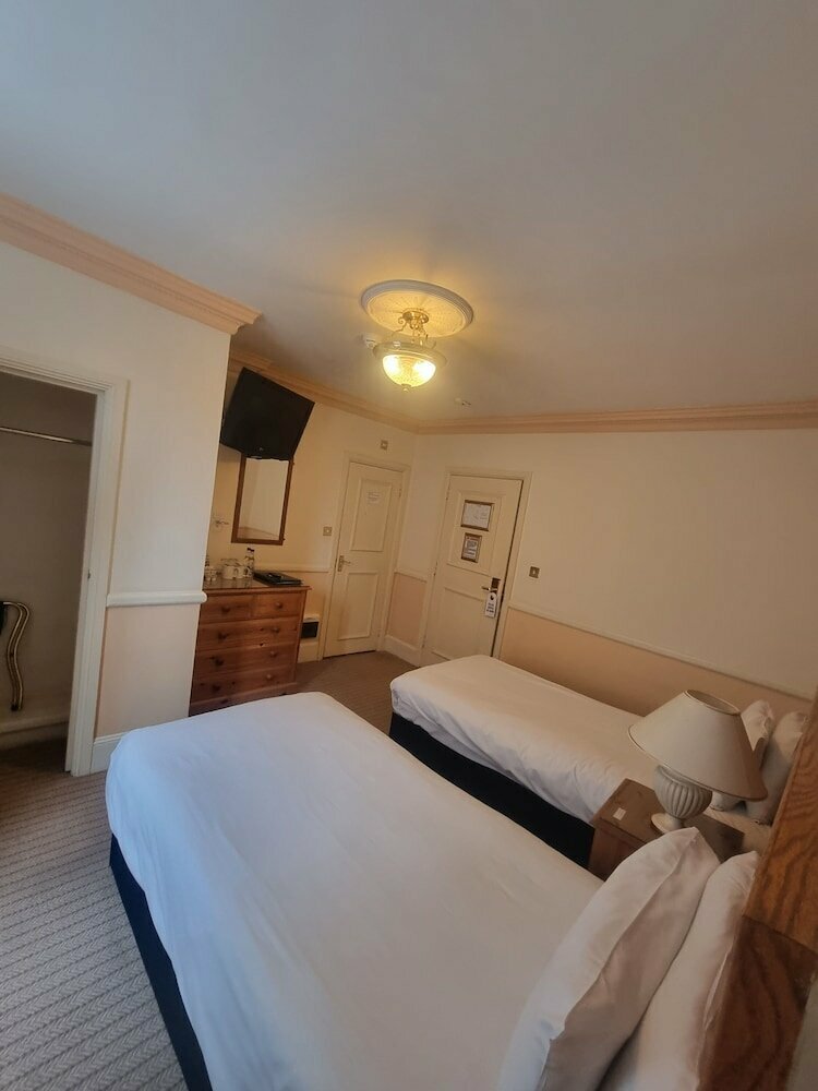 The Oak Hotel