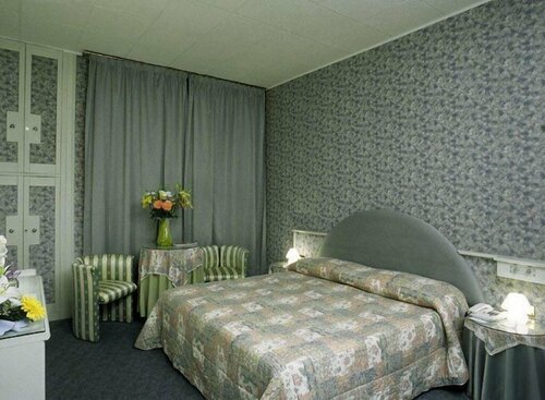 Hotel Burchiello, Забронировать Отель Отели Ориаго-ди-Мира 4 звезды, 4*