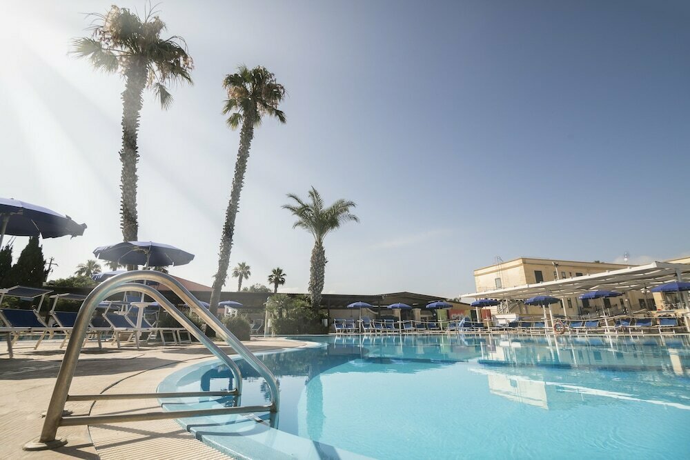 Delfino Beach Hotel