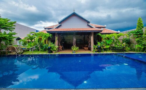 Moloppor Villa, Reservar Vila Hotéis em Battambang Province com estacionamento, Estacionamento