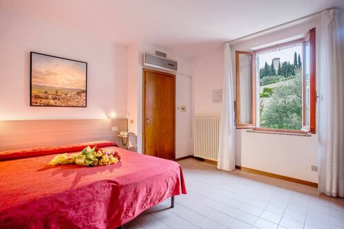 Hotel San Rufino, Забронировать Отель Отели в центре Ассизи, в центре, Завтраки, Парковка