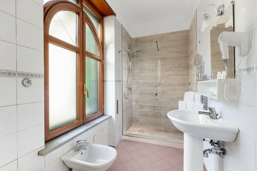 Hotel Herculaneum, Book Hotel 3-stjernede hoteller i Ercolano, 3*