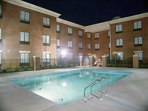 Holiday Inn Express Hotel & Suites Wake Forest - Raleigh North by IHG, Забронировать Отель Уэйк-Форест Raleigh-Durham Metropolitan Area