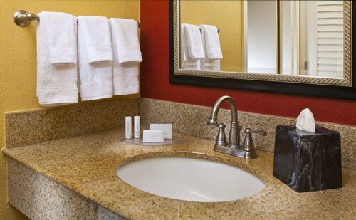 Courtyard by Marriott Tampa Westshore/Airport, Забронировать Отель Отели Тампа 3 звезды, 3*