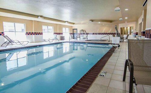 Quality Inn & Suites I-35 E-Walnut Hill, Забронировать Отель Даллас Dallas - Fort Worth Metropolitan Area