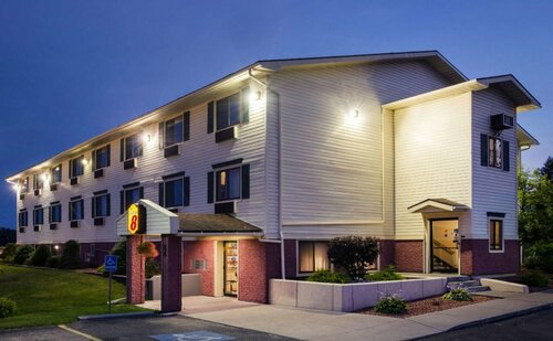 Super 8 by Wyndham Massena NY, Book Inn Massena New York State