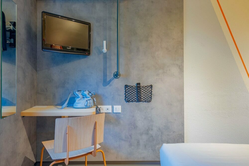 Ibis Budget Lyon lIsle dAbeau Ex Etap Hotel