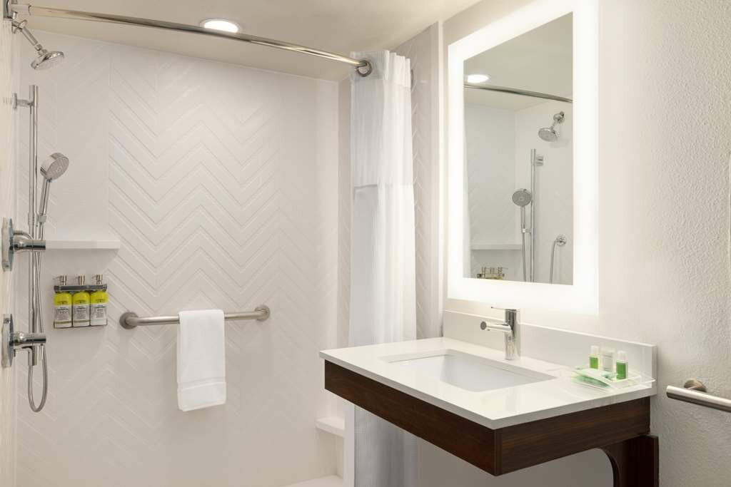 Radisson Hotel Fort Worth South