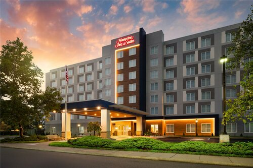 Hampton Inn & Suites Newark Airport Elizabeth