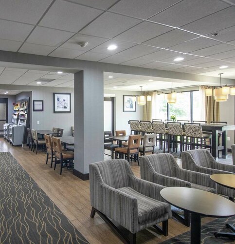 Hampton Inn Houston I-10W Energy Corridor, Забронировать Отель Энерджи Коридор Хьюстон