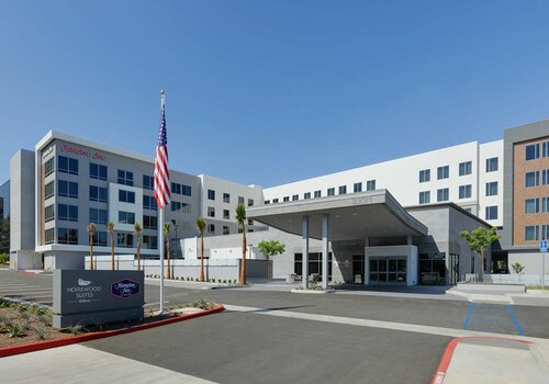 Hilton Garden Inn Irvine Spectrum Lake Forest, Забронировать Отель Лейк-Форест округ Ориндж, рядом с Costume Castle