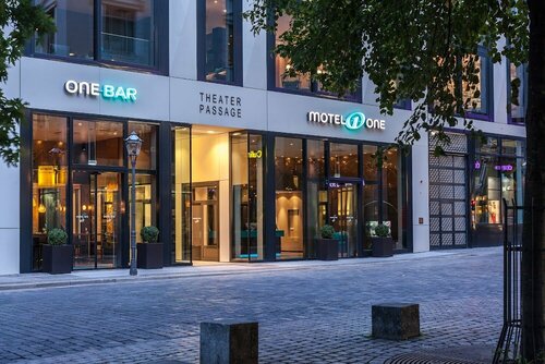 Motel One Leipzig-Augustusplatz, Забронировать Мотель Отели Лейпцига 3 звезды, рядом с Ресторан "Погреб Ауэрбаха", 3*