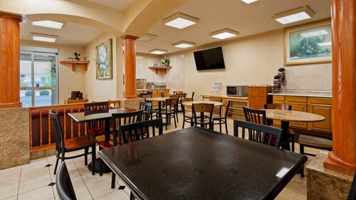 SureStay Plus Hotel by Best Western Mesquite, Забронировать Отель Мескит Dallas - Fort Worth Metropolitan Area